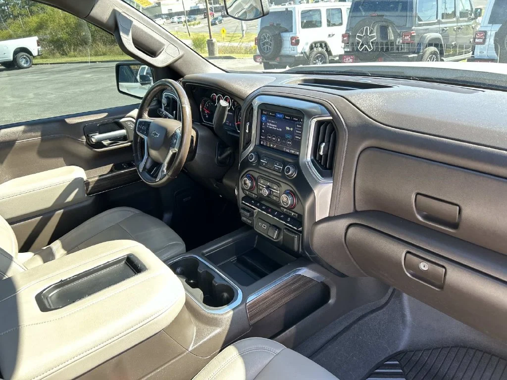 Used 2020 White Chevrolet LT Trail Boss image 29