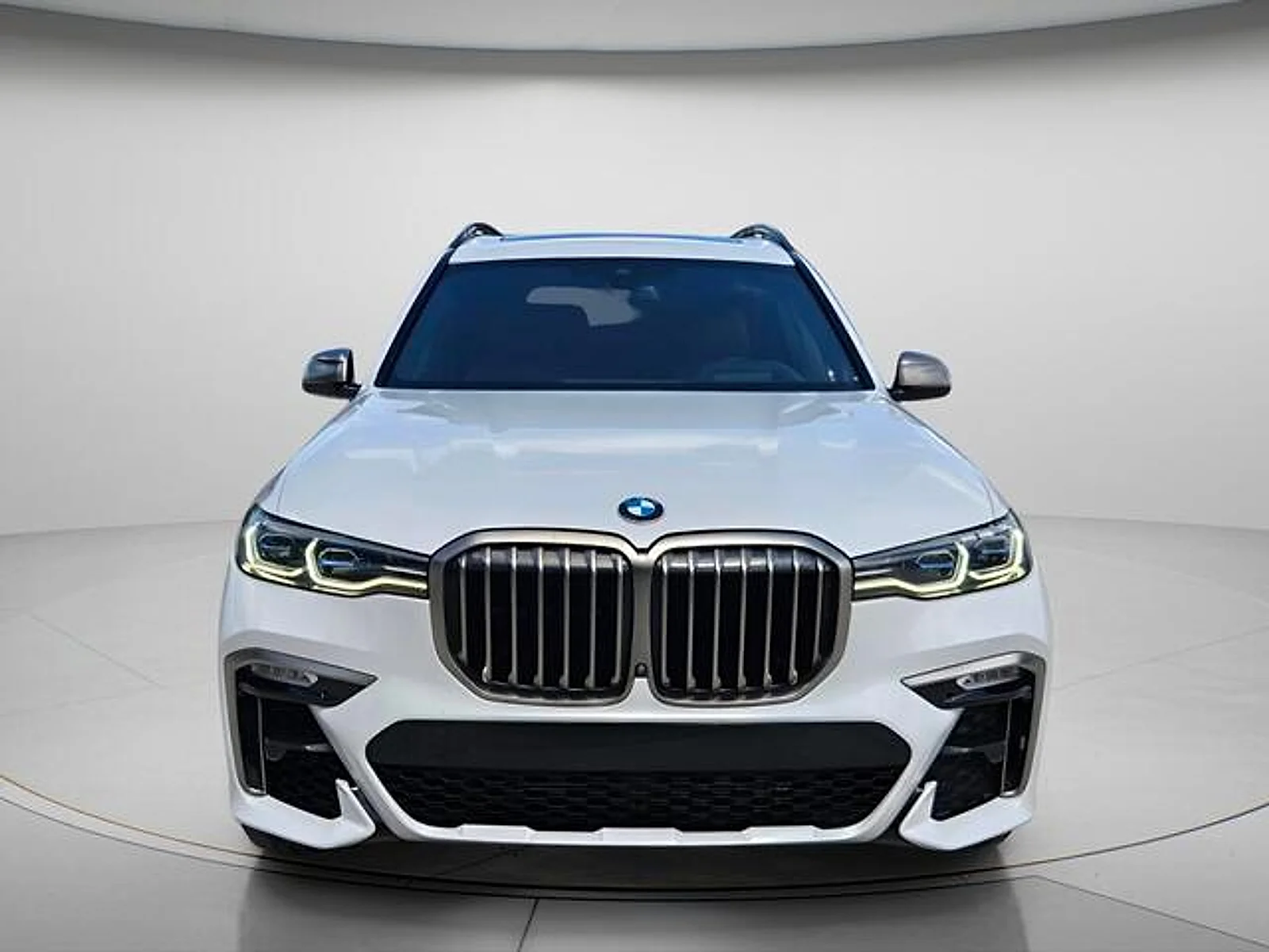 Used 2022 Mineral White Metallic BMW M50i image 9