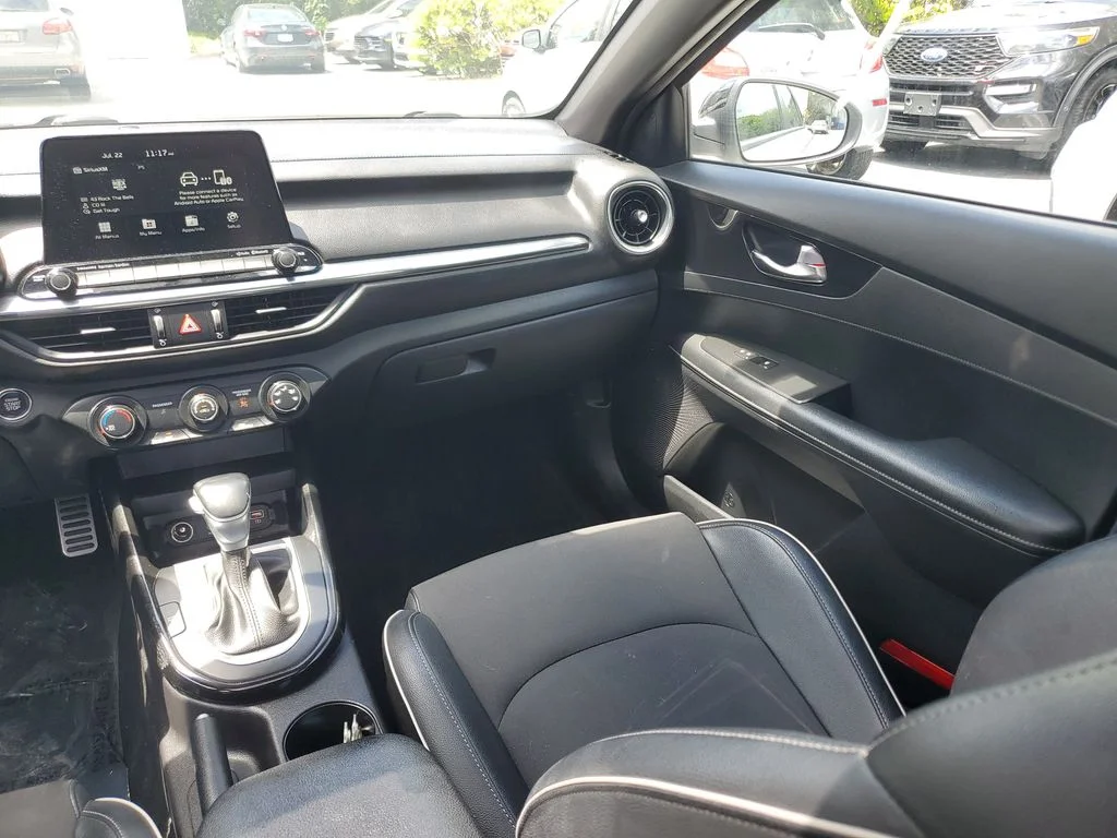 Used 2021 White Kia GT-Line image 18
