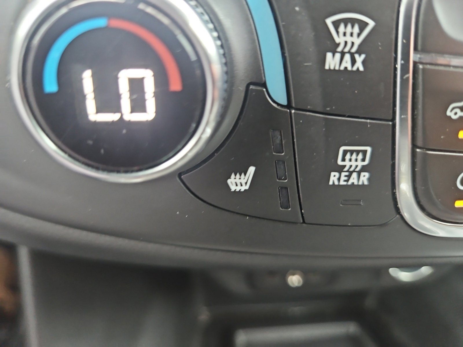 Used 2023 Summit White Chevrolet LT Cloth image 22