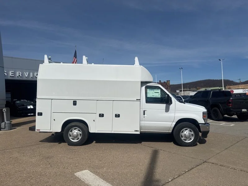 New 2026 Oxford White Ford E-350 SRW image 8