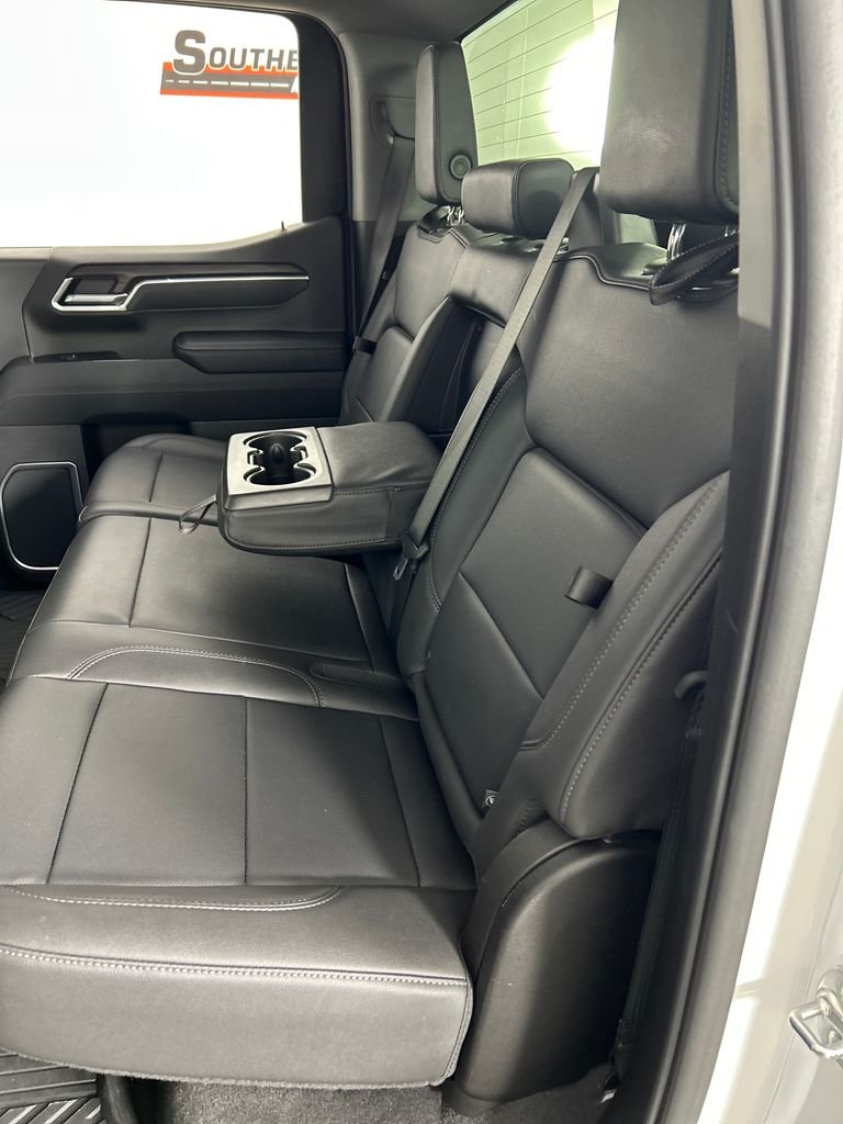 Used 2025 White GMC SLT image 18
