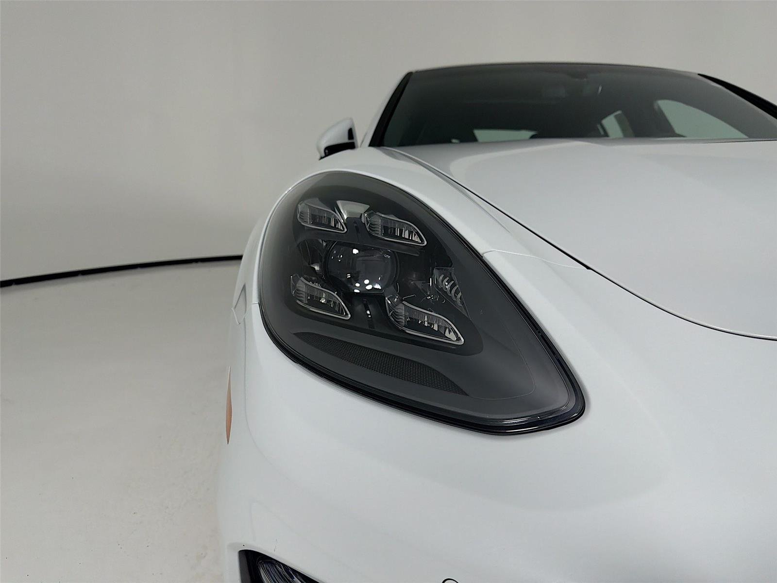 Used 2023 Carrara White Metallic Porsche 4 Platinum Edition image 30