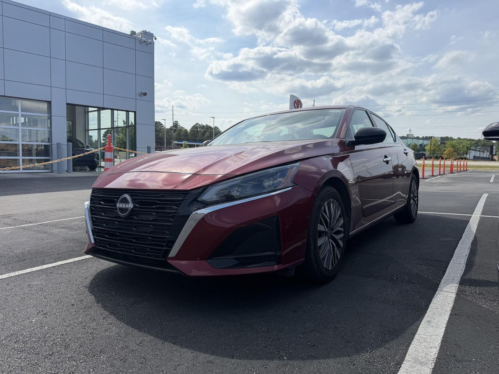 Used 2025 Scarlet Ember Nissan SV image 13