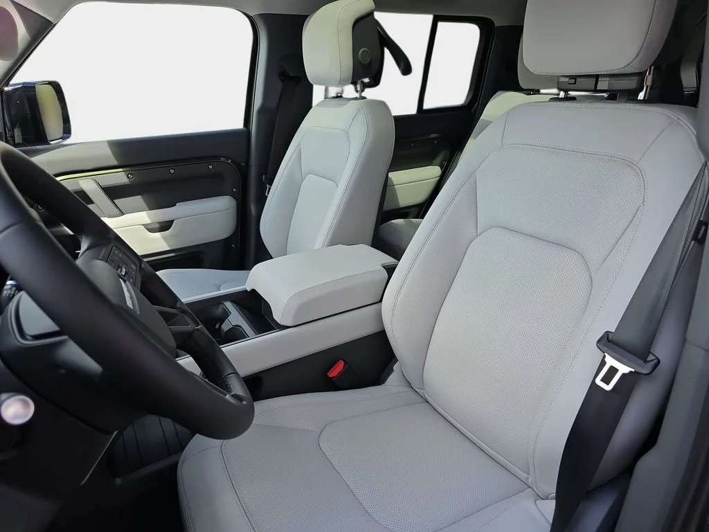 New 2026 Woolstone Green LAND ROVER X-Dynamic SE image 15