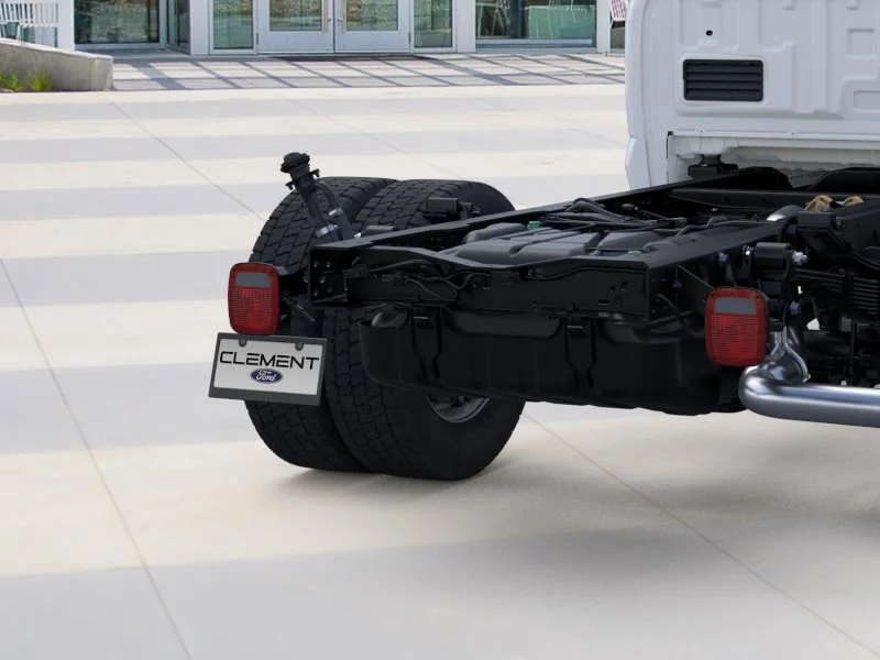 New 2026 Oxford White Ford F-550® XL image 21
