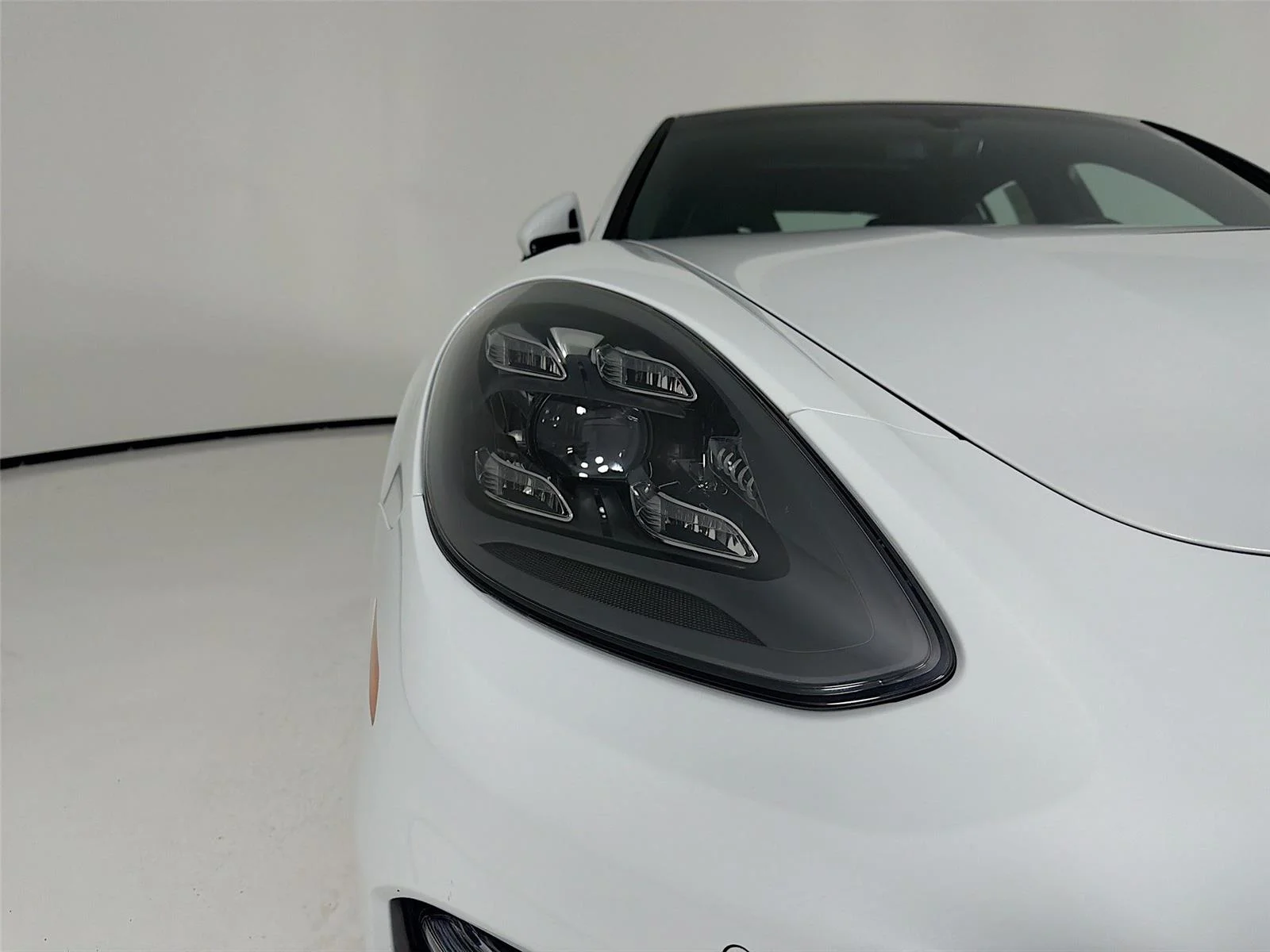 2023 Porsche Panamera Platinum Edition - Photo 30