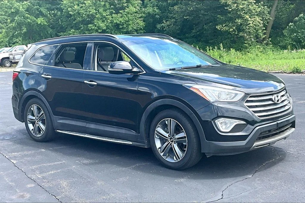 Used 2016 Black Hyundai Limited image 2