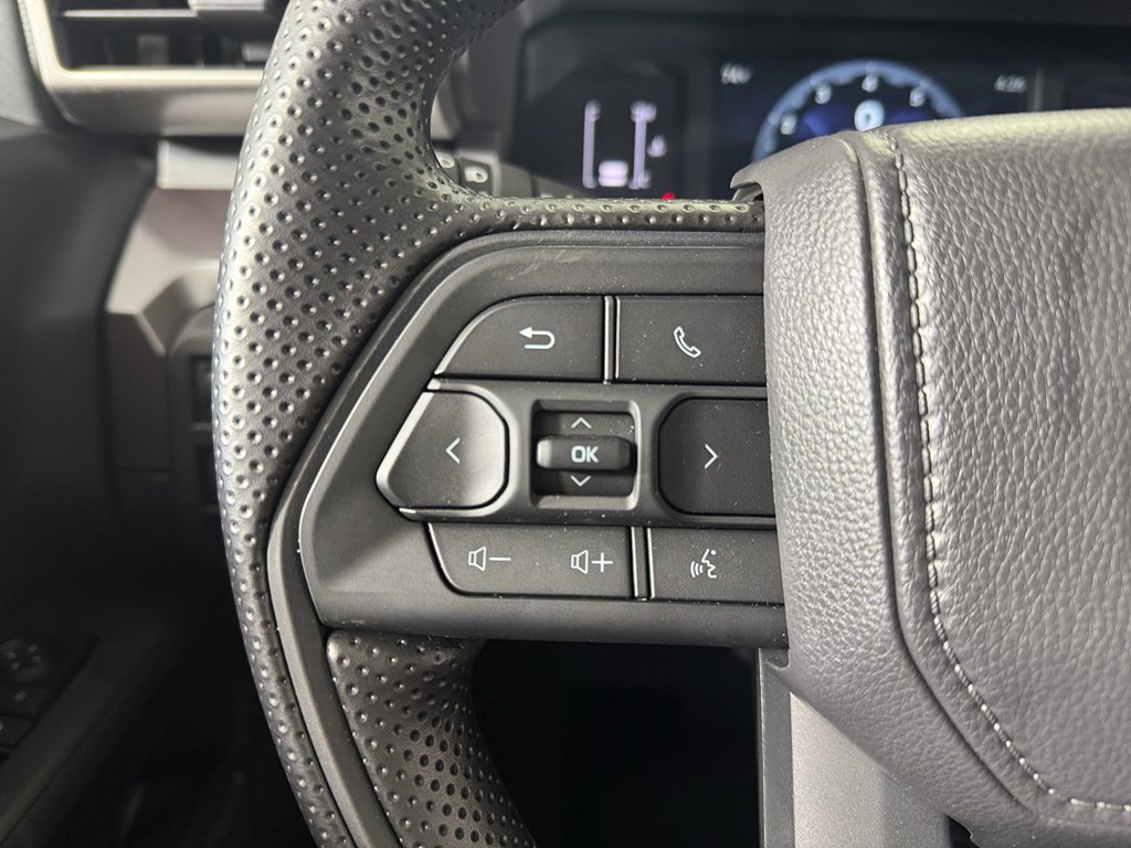 2025 Toyota Tacoma SR5 - Photo 9