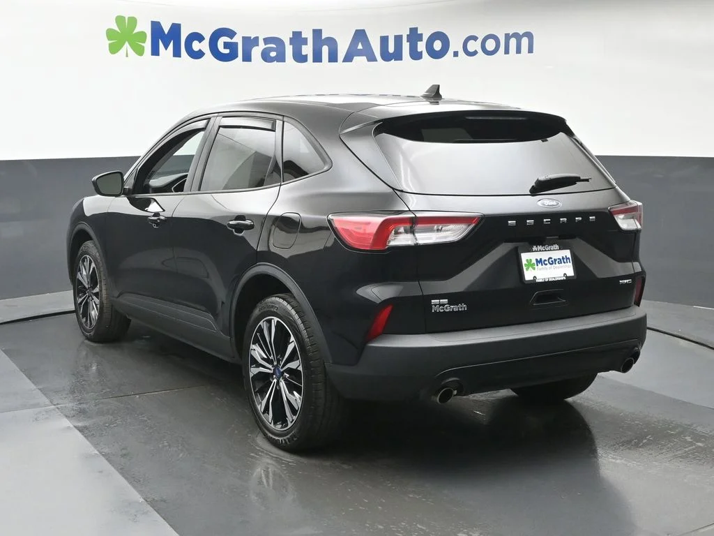 Used 2022 Black Ford SE image 26