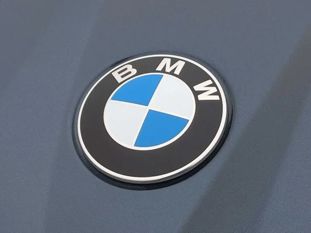 New 2026 Arctic Race Blue metallic BMW 30 xDrive image 11