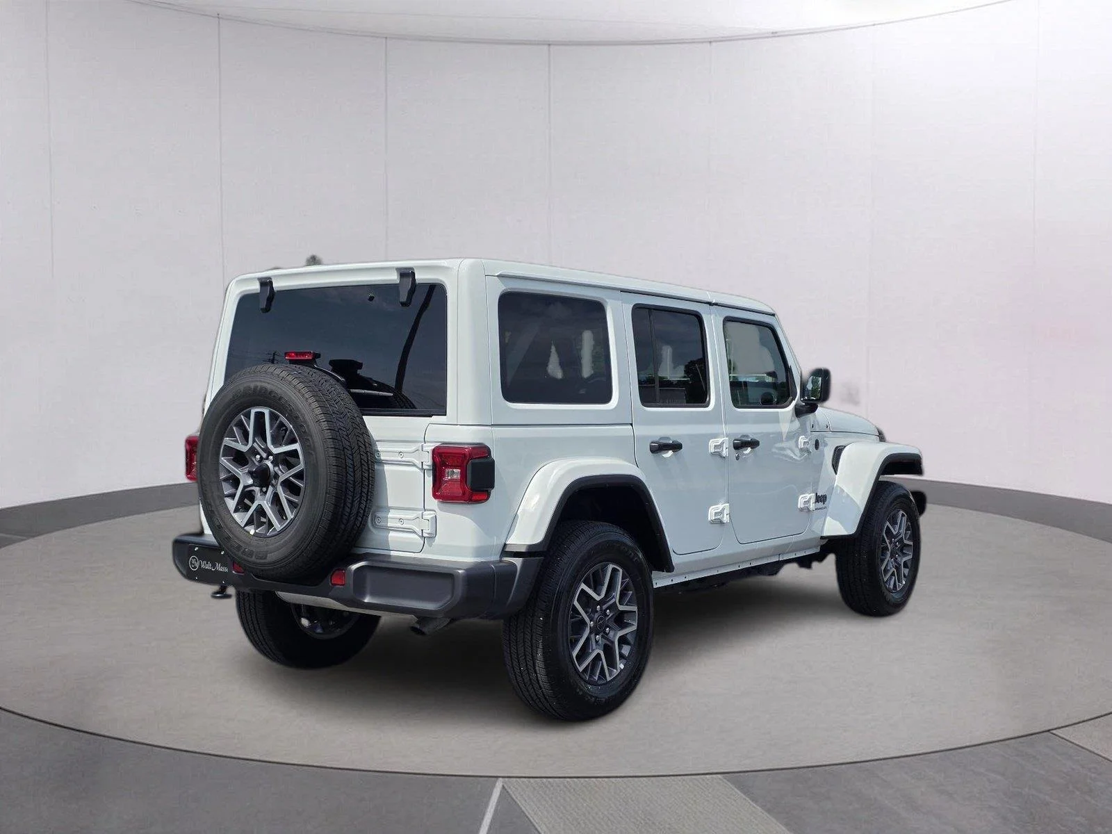 Used 2026 Bright White Clearcoat Jeep Sahara image 5