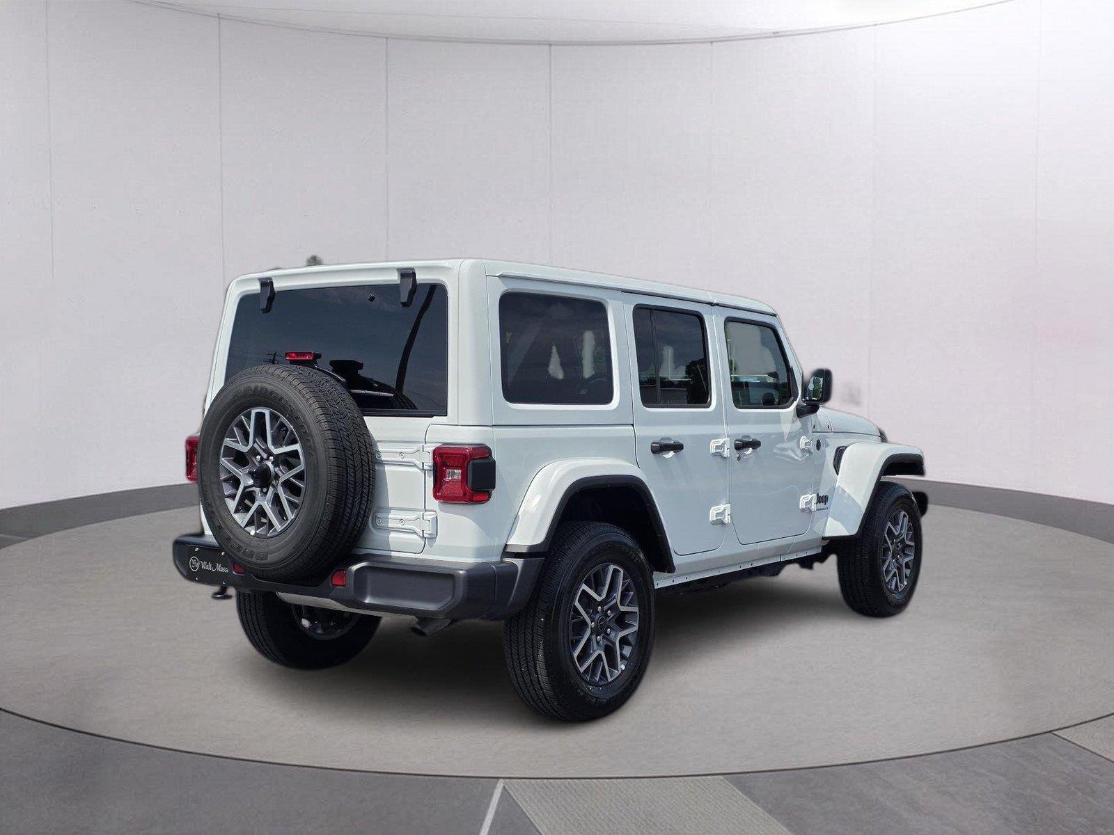 Used 2026 Bright White Clearcoat Jeep Sahara image 5