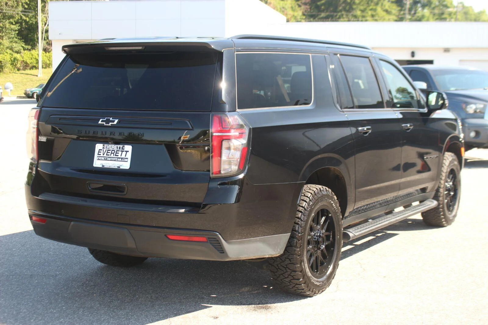 Used 2024 Black Chevrolet Z71 image 7