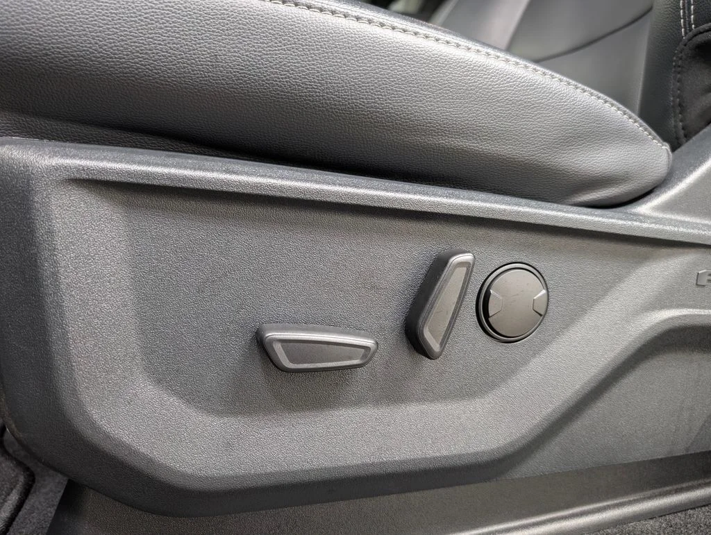 New 2026 Avalanche Ford XLT image 15