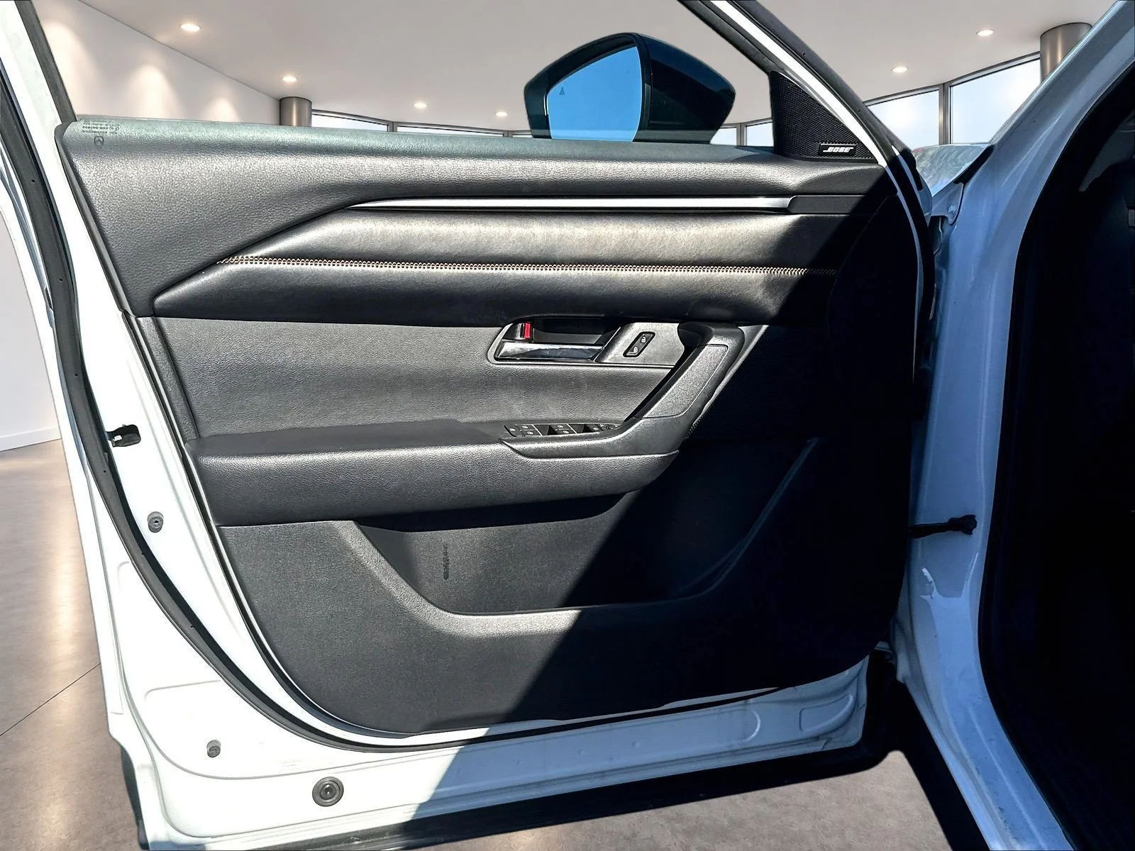 Used 2023 Pearl Mazda 2.5 S Premium Plus Package AWD image 23