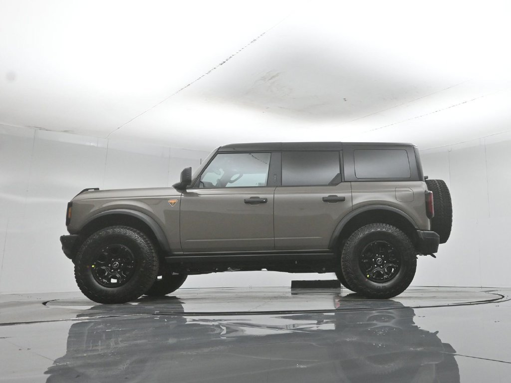 New 2026 Marsh Gray Ford Badlands image 47