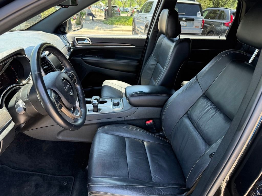 Used 2014 Brilliant Black Crystal Pearlcoat Jeep Limited image 12