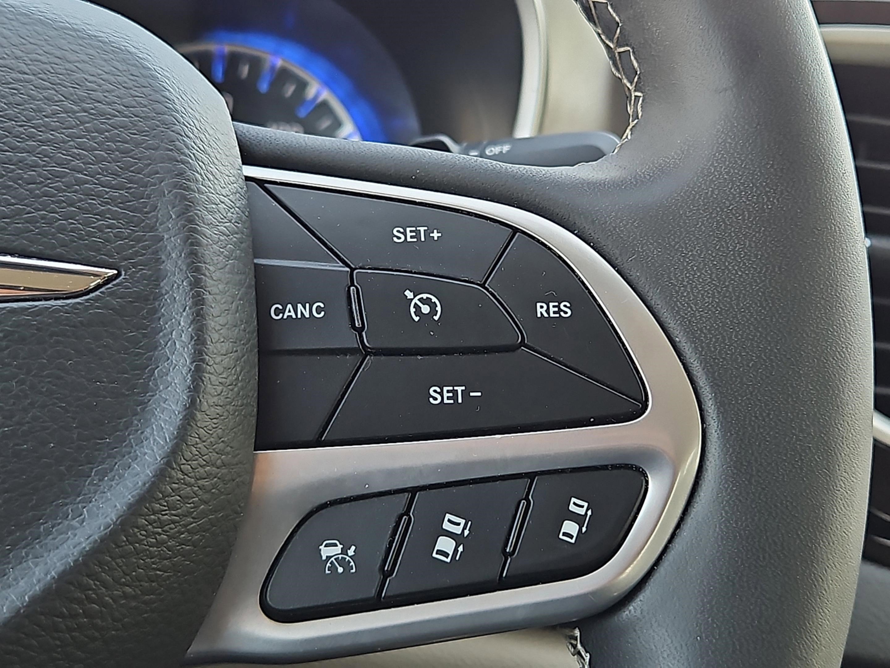 Used 2024 Silver Mist Clearcoat Chrysler Touring L image 15