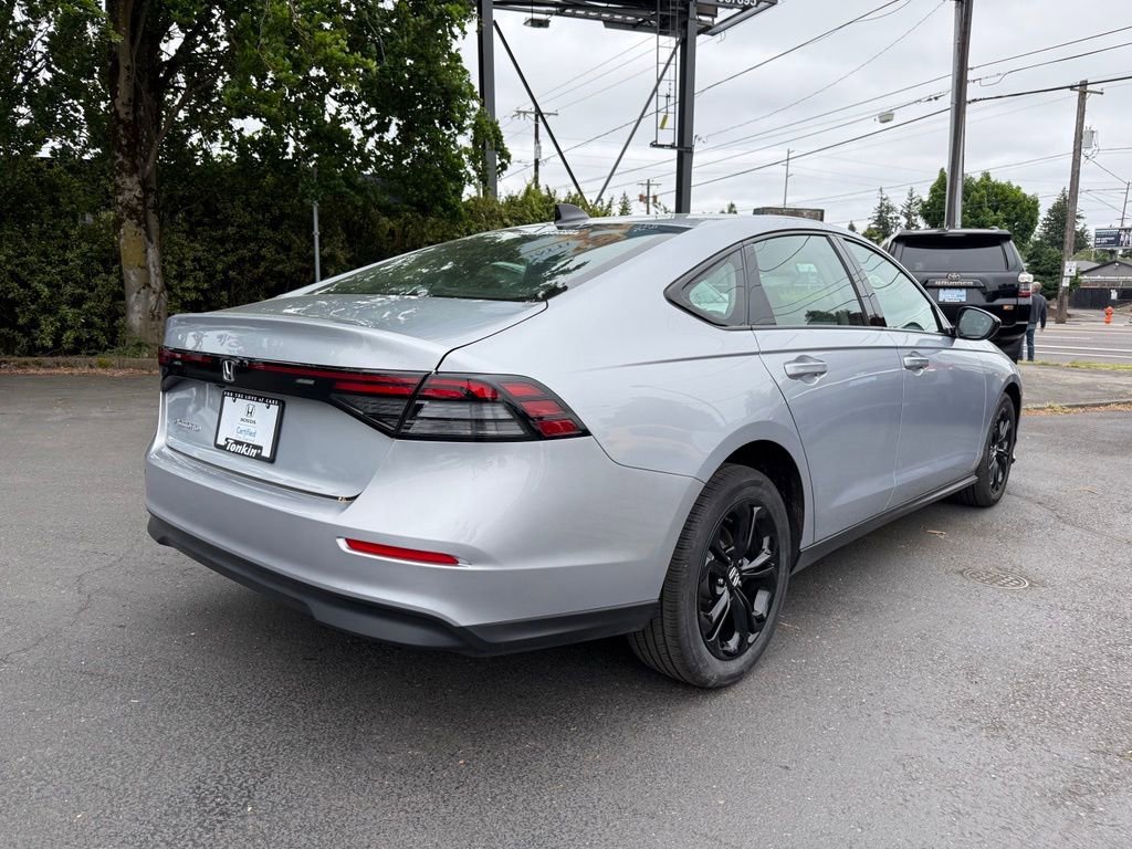 Certified Used 2025 Solar Silver Metallic Honda 1.5T SE image 40