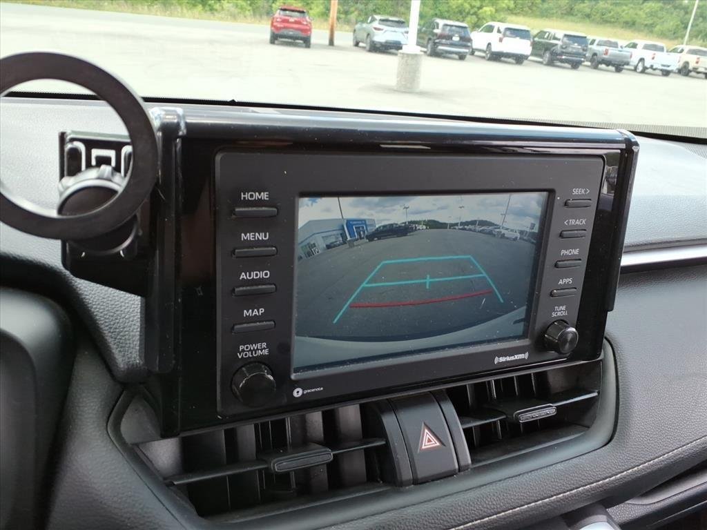 Used 2022  Toyota XLE image 18