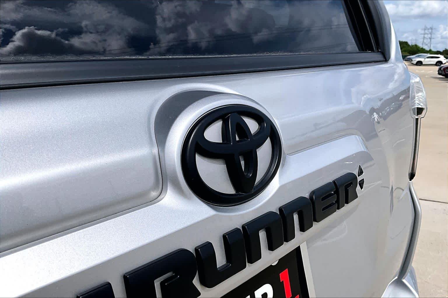Used 2022 Classic Silver Metallic Toyota SR5 Premium image 31