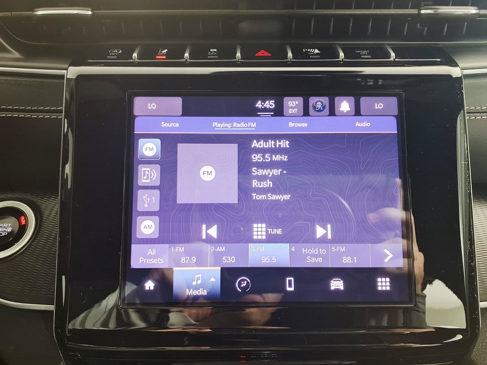 Certified Used 2025 Velvet Red Pearlcoat Jeep Laredo X image 18