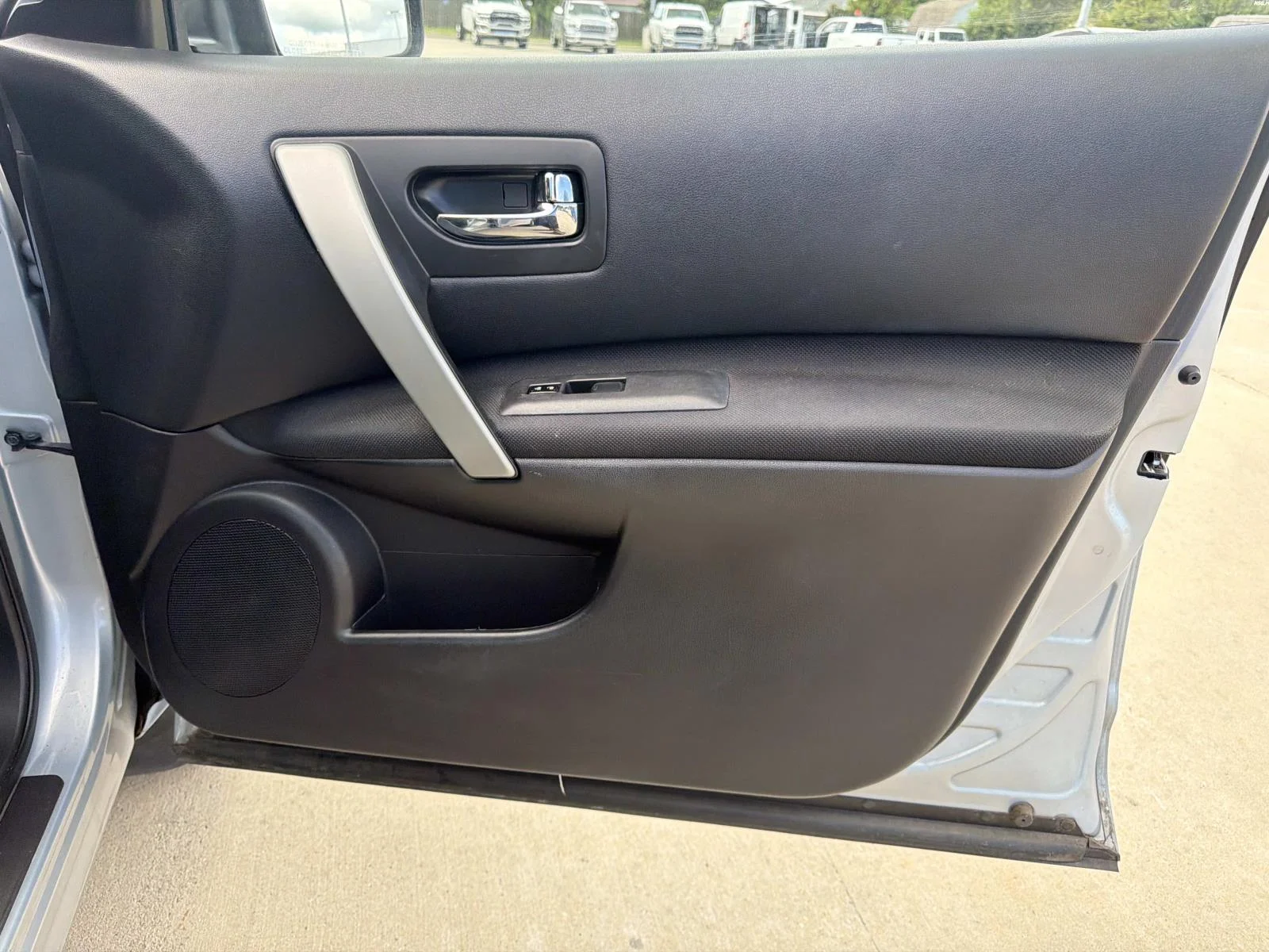 Used 2013 Blue Nissan FWD 4dr S image 13