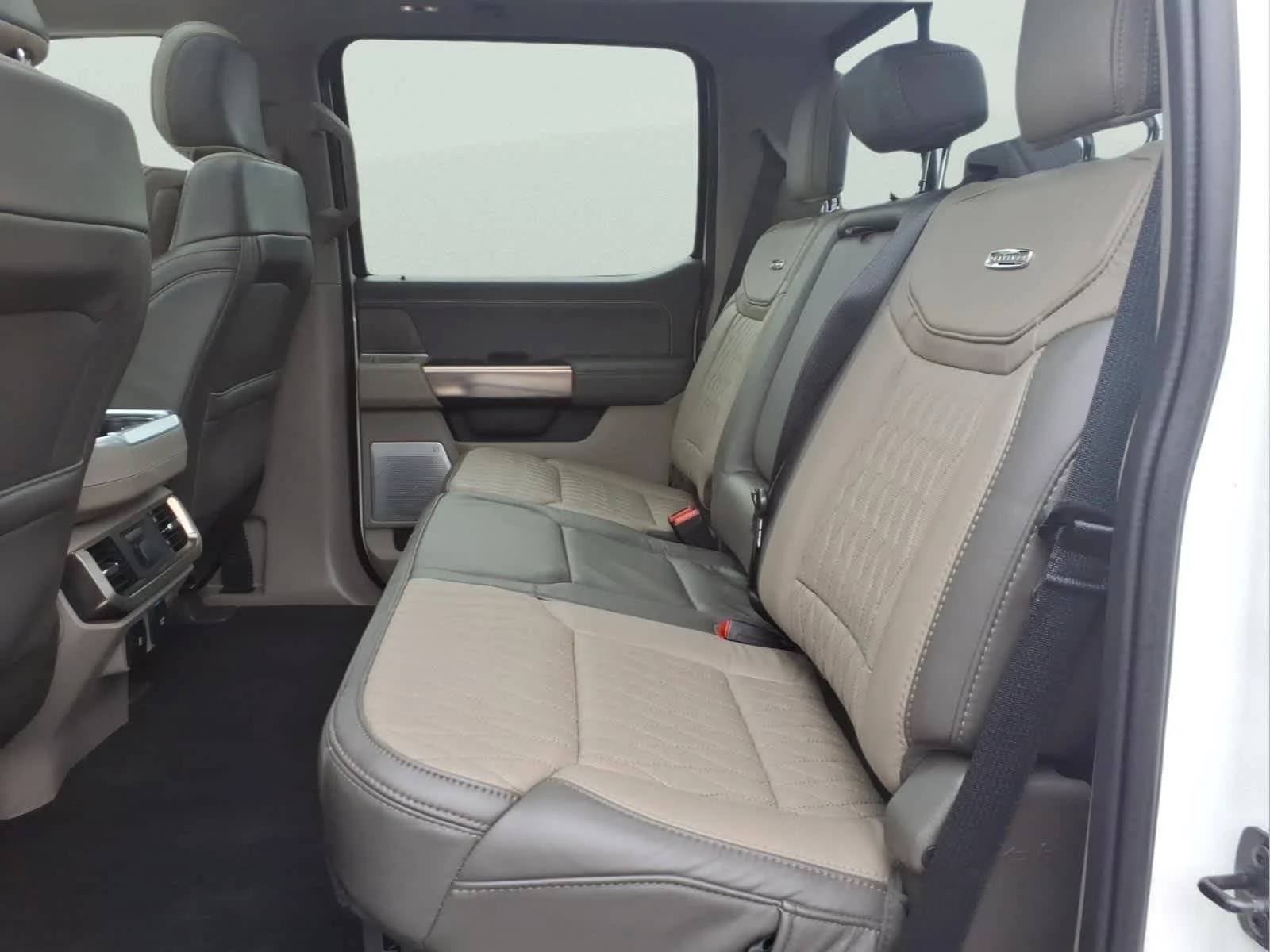 Used 2024 Star White Metallic Tri-Coat Ford Platinum image 29