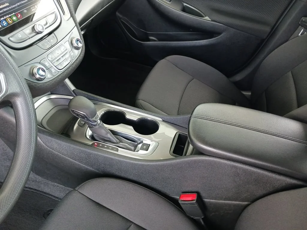 Used 2024 Summit White Chevrolet 1LT image 11