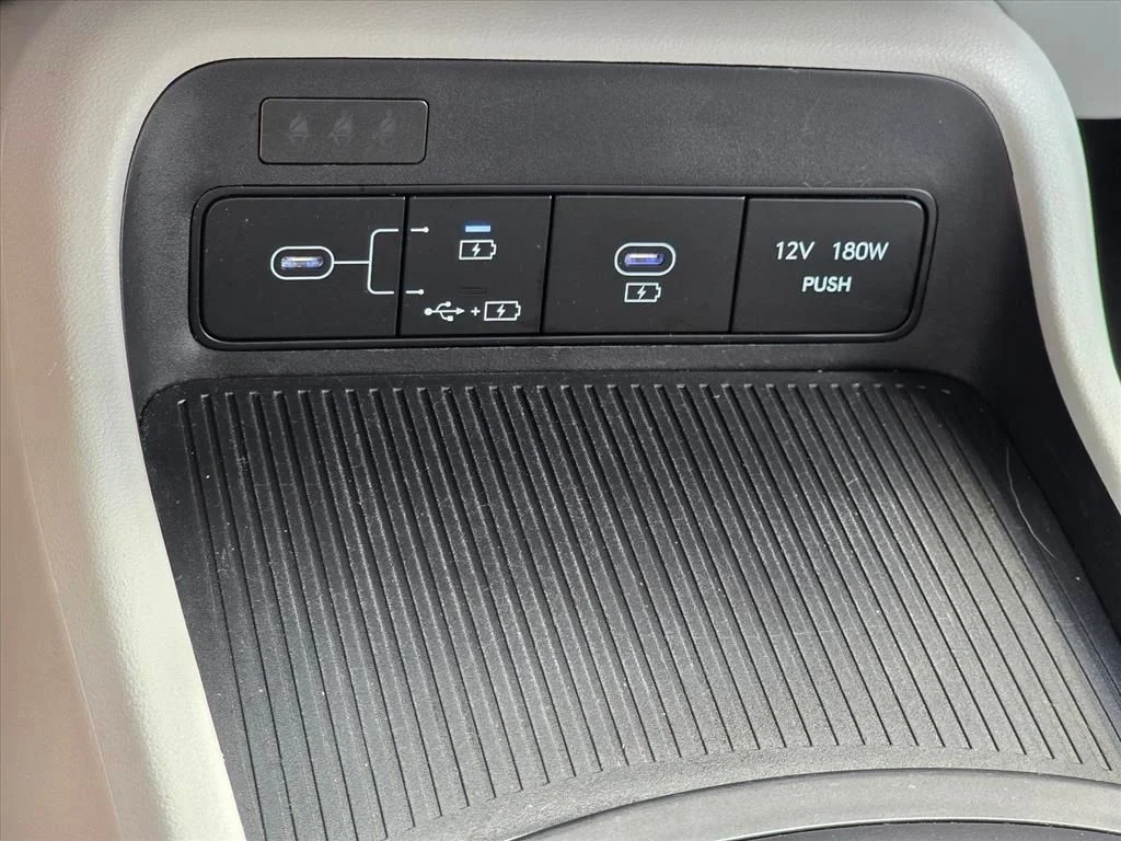 Used 2025 Gray Hyundai SEL image 19