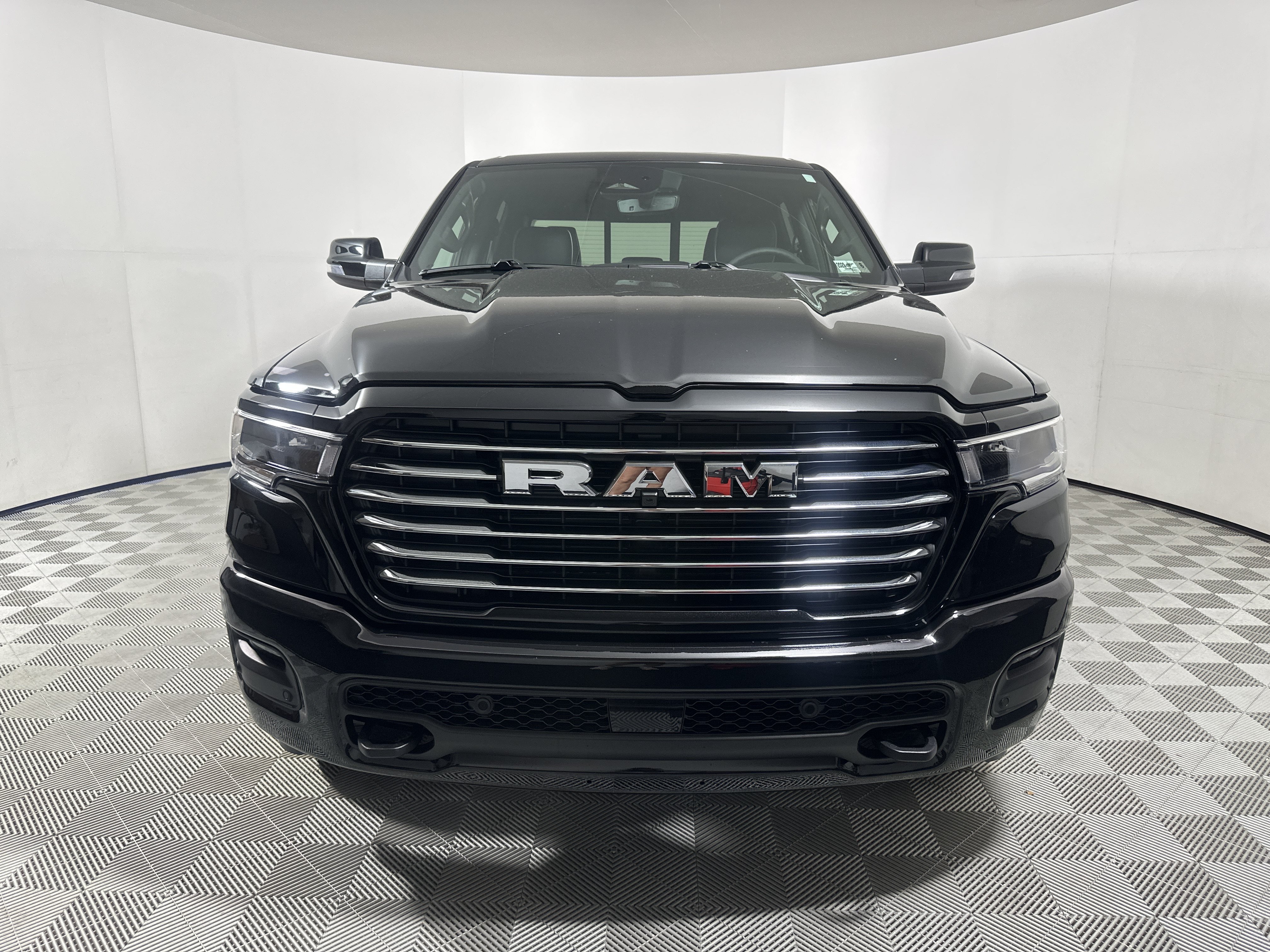 New 2026 Diamond Black Crystal Pearl-Coat Exterior Paint RAM Laramie image 2