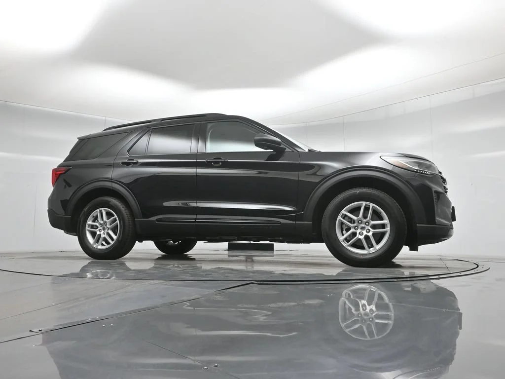 New 2026 Agate Black Metallic Ford Active image 3
