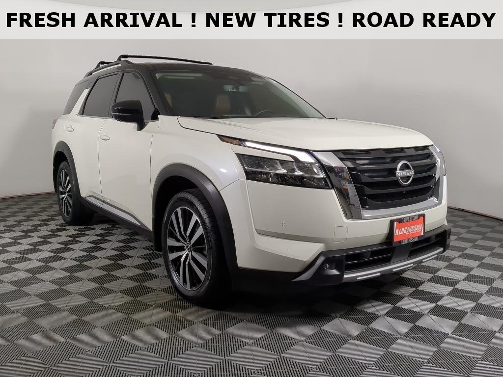 2023 Nissan Pathfinder Platinum 4WD's photo