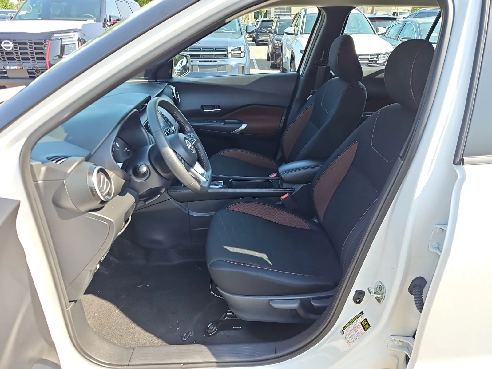 Used 2024 White Nissan SR image 27