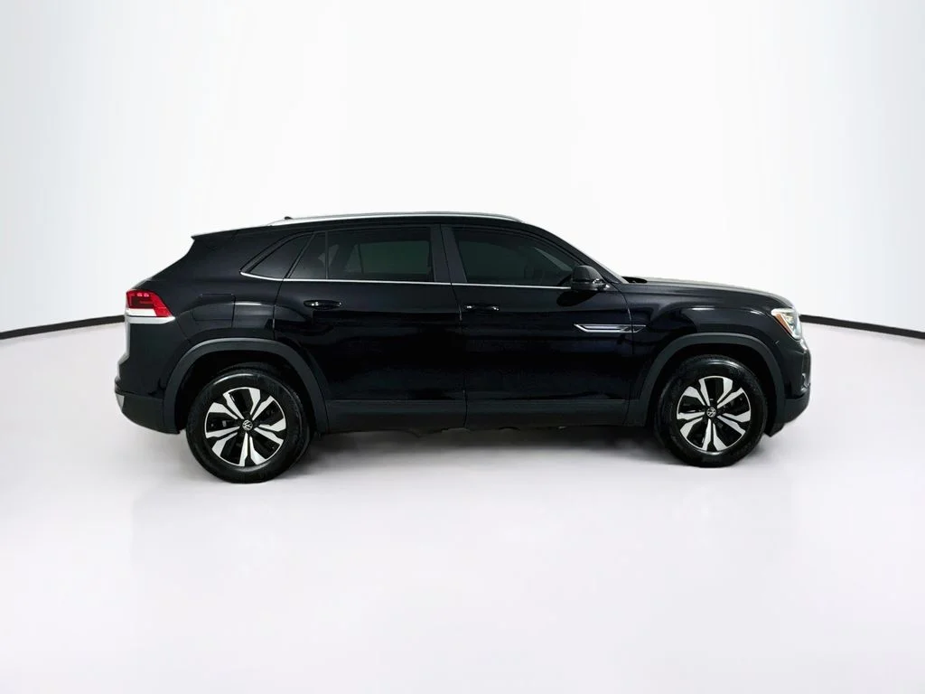 Used 2024 Deep Black Volkswagen 2.0T SE image 8