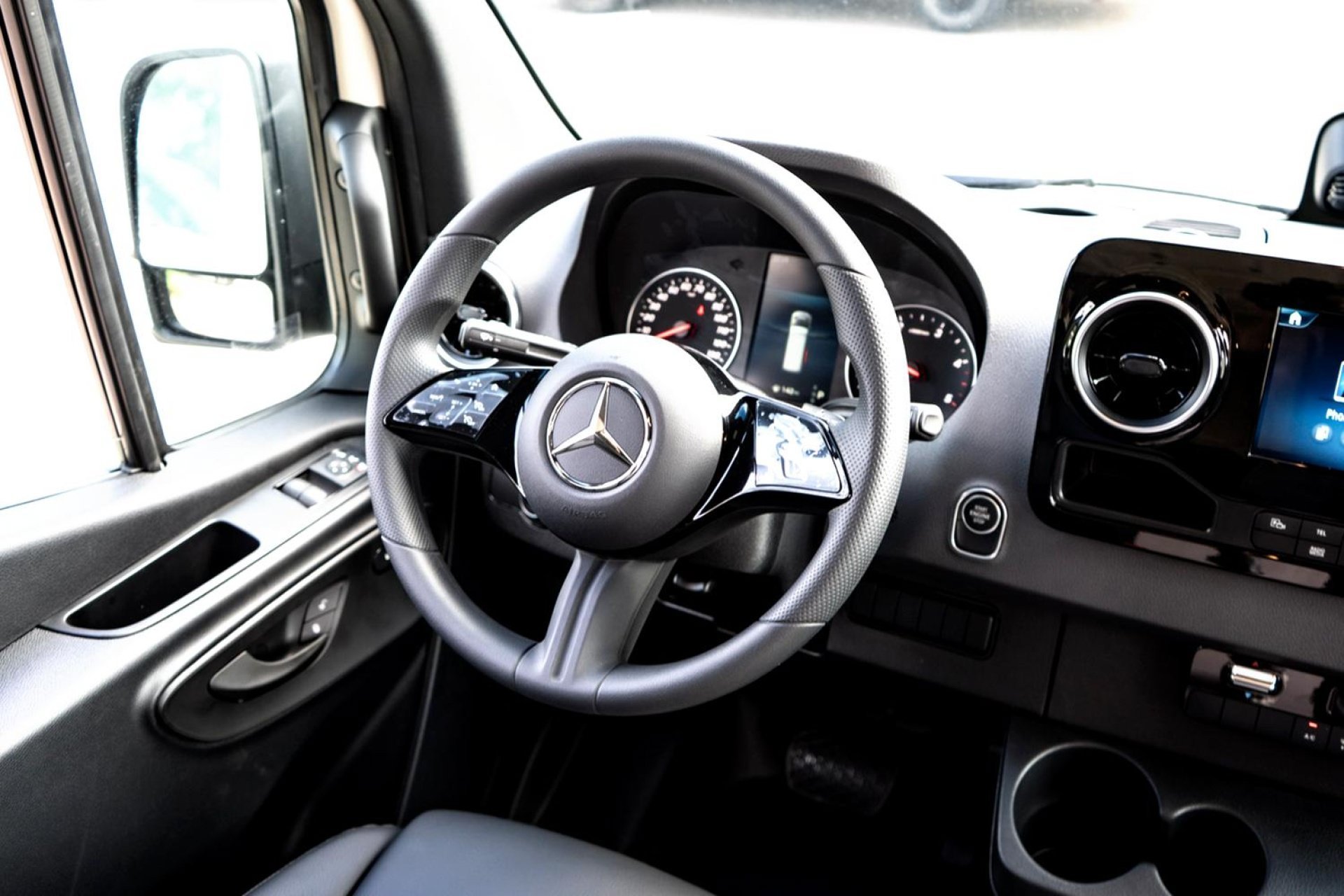New 2025 Pebble+Gray Mercedes-Benz Cargo 170 WB image 53