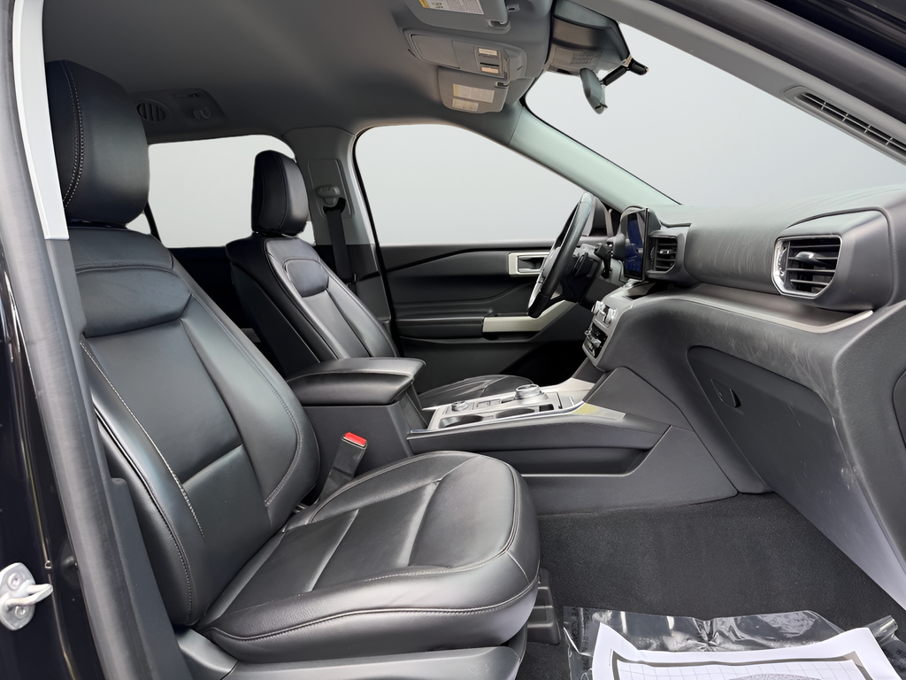 Used 2020 Black Ford XLT image 30