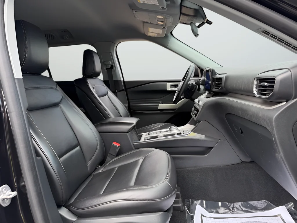 Used 2020 Black Ford XLT image 30