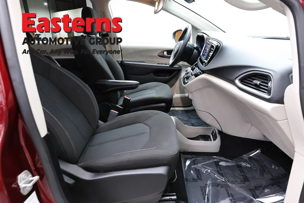 Used 2023 Red Chrysler LX image 22