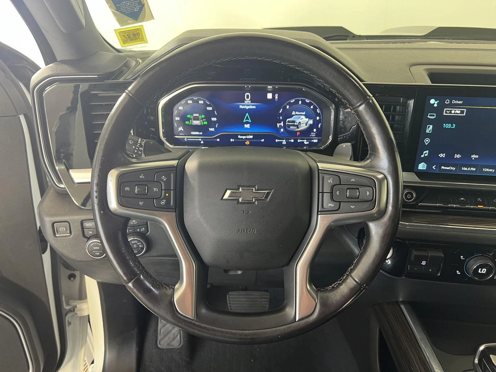 Used 2022 SUMMIT WHITE Chevrolet LT Trail Boss image 9