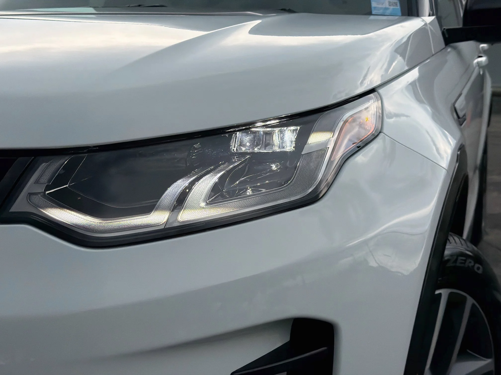 New 2026 Fuji White Land Rover Landmark image 9