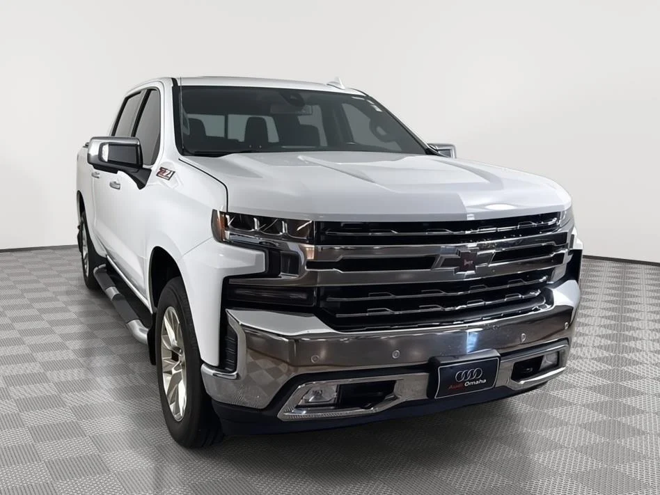 Used 2019 Summit White Chevrolet LTZ image 1