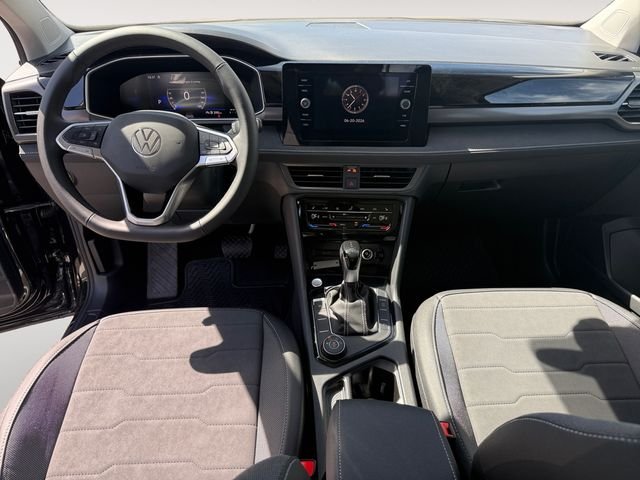 New 2026 Black Volkswagen 1.5T SE Black image 10