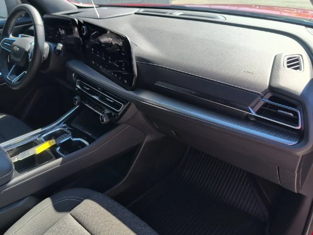 Used 2025 Red Chevrolet LT image 31