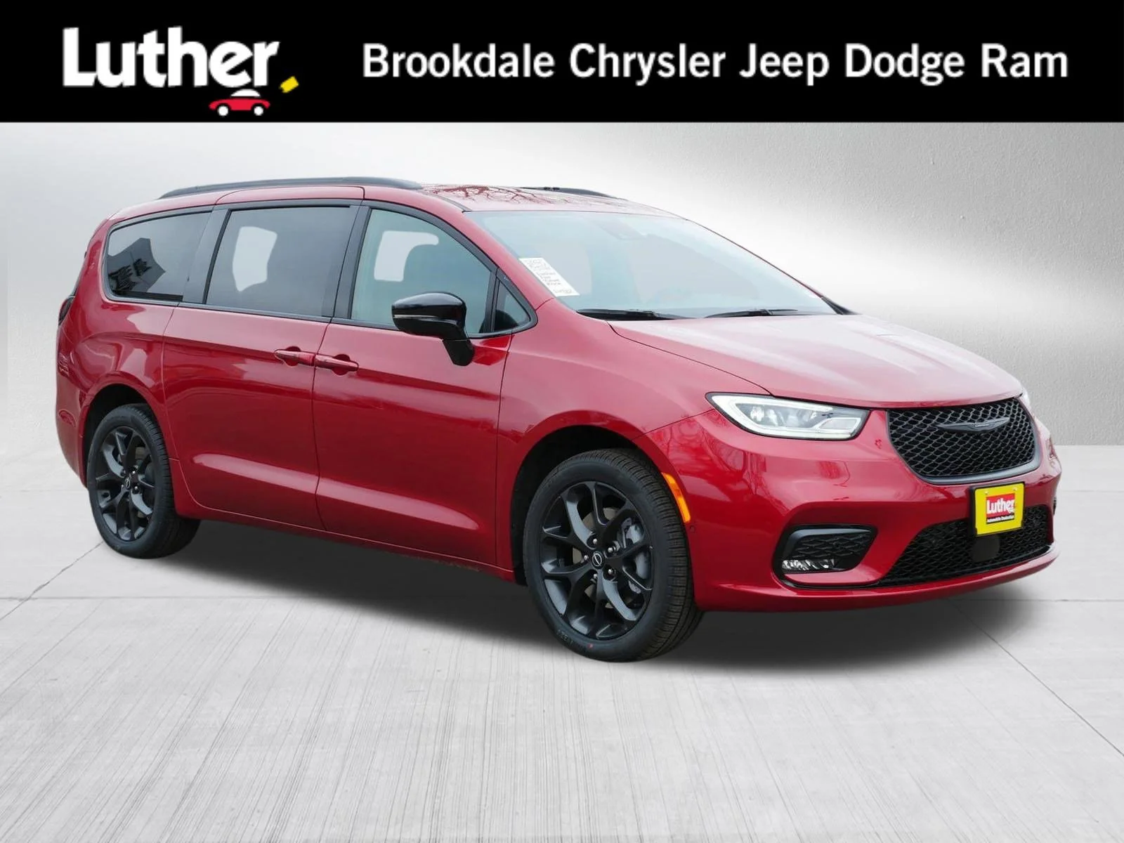 2026 Chrysler Pacifica Select AWD's photo
