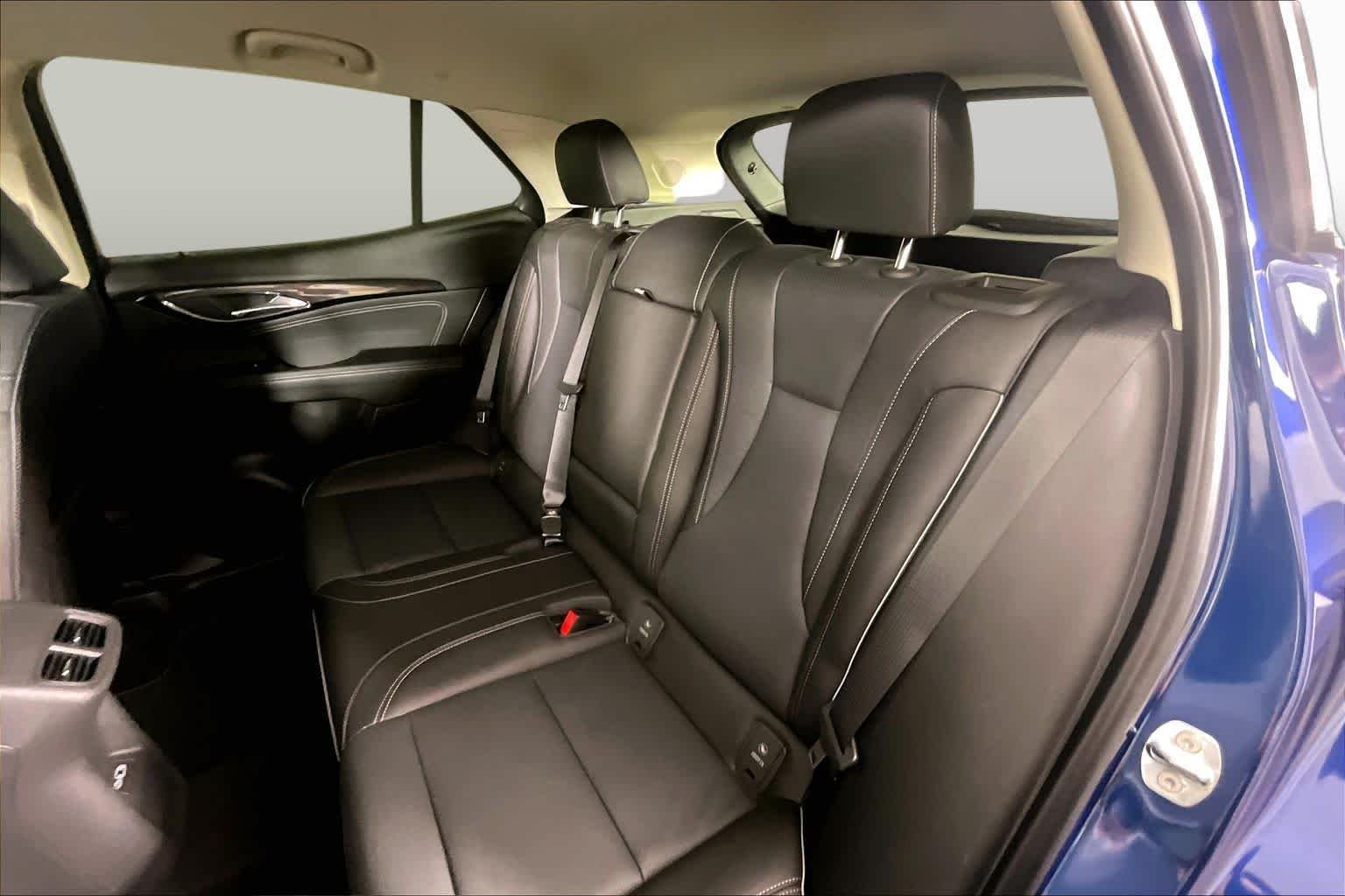 Used 2023 Sapphire Metallic Buick Essence image 18