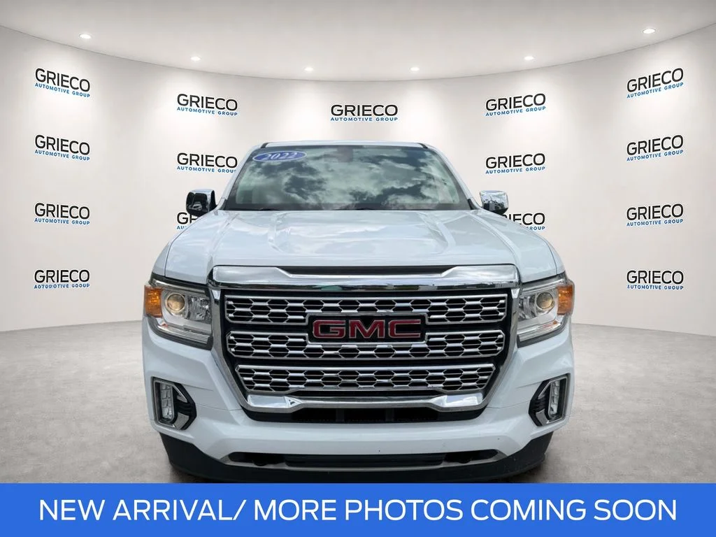 Used 2022 White GMC Denali image 2