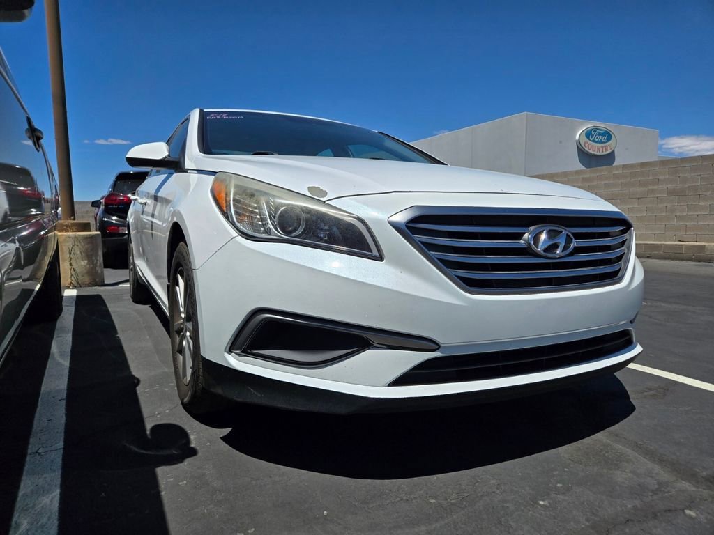 2016 Hyundai Sonata SE's photo