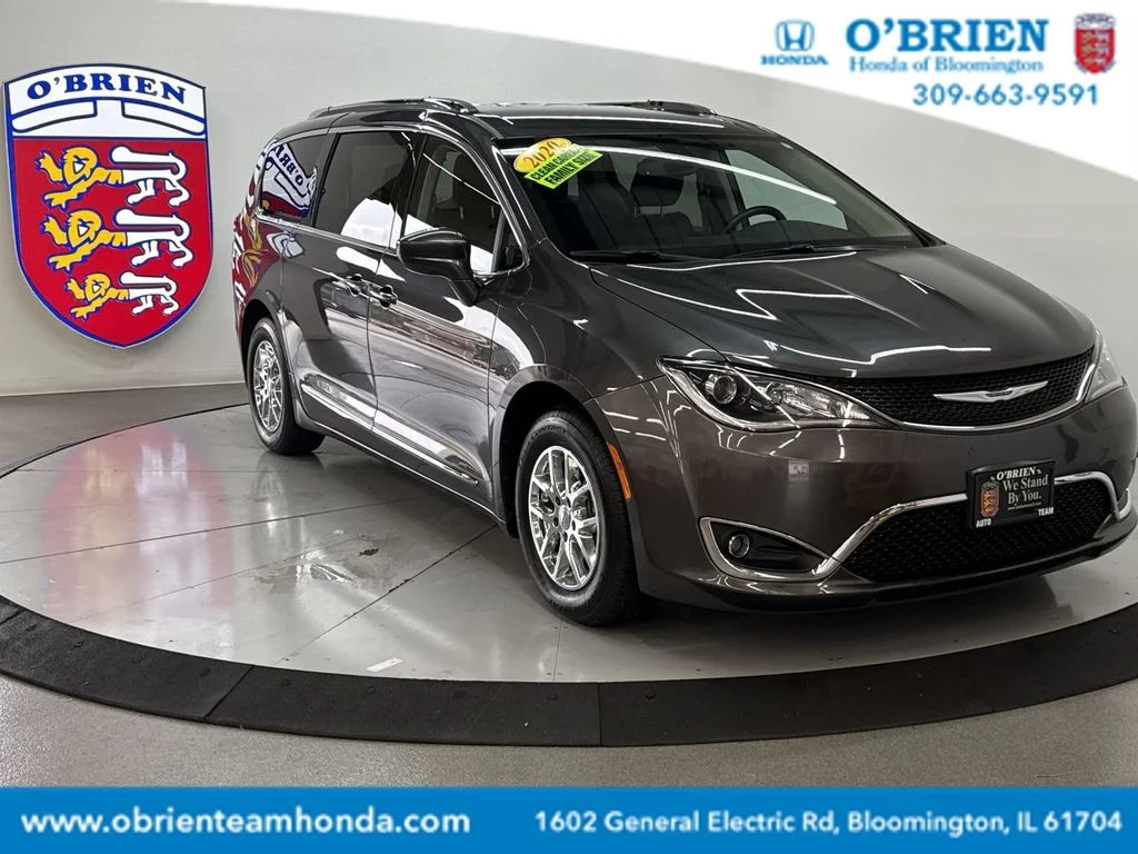 Used 2020 Crystal Metallic Chrysler Touring L image 1